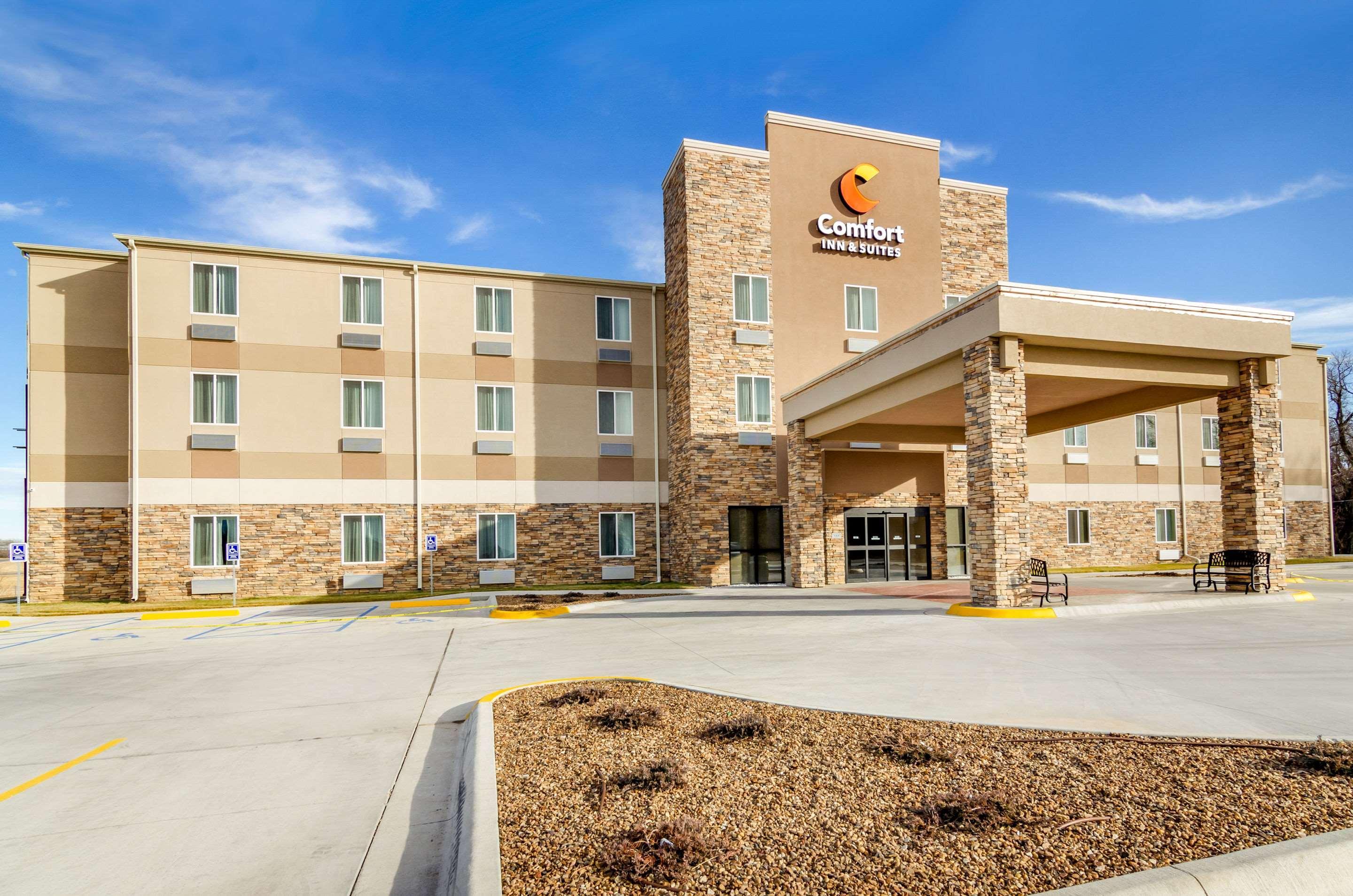 Comfort Inn & Suites Salina North Exteriör bild